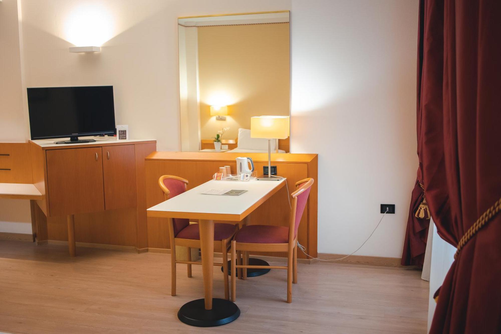Best Western Mirage Hotel Fiera Paderno Dugnano Luaran gambar